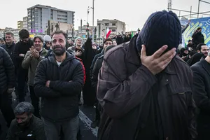  اجتماع مردم تهران در پی خبر شهادت حضرت آیت الله العظمی امام خامنه ای رحمته الله علیه رهبر عظیم الشان انقلاب اسلامی ایران