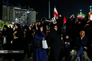 زائران حرم رضوی در انتظار وداع تاریخی با رهبر شهید امت
