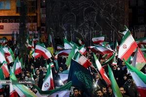 وداع با شهدای ناوشکن دنا و حمایت از نیروهای مسلح