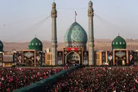 بدرقه و تشییع رهبر شهید انقلاب در مسجد مقدس جمکران
