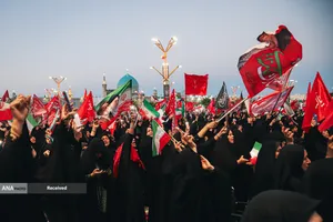 مراسم اقامه نماز بر پیکر مطهر رهبر شهید انقلاب در حرم رضوی