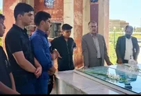 اهتزاز پرچم ایران در جهان به برکت خون شهداست