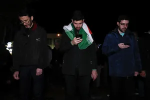 اقامه نماز استغاثه به امام زمان زمان(عج) - چهارراه نبرد خیابان پیروزی