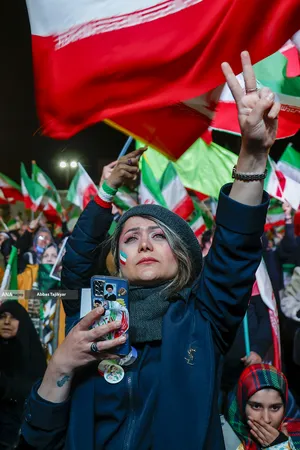 اجتماع مردمی در حمایت از رزمندگان اسلام_میدان انقلاب
