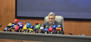 وزیر بهداشت: ریل‌گذاری سلامت باید از «درمان‌محوری» به «پیشگیری» تغییر کند/ آلودگی هوا سالانه جان ۵۰ هزار ایرانی را می‌گیرد