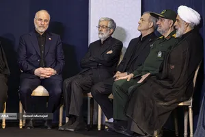 ادای احترام مقامات و مسئولان خارجی به پیکر امام شهید 