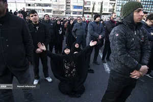  اجتماع مردم تهران در پی خبر شهادت حضرت آیت الله العظمی امام خامنه ای رحمته الله علیه رهبر عظیم الشان انقلاب اسلامی ایران