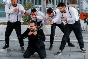 اولین روز اجراهای خیابانی جشنواره تئاتر فجر
