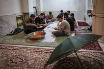 نوجوانانِ جبهه‌ پشت خط