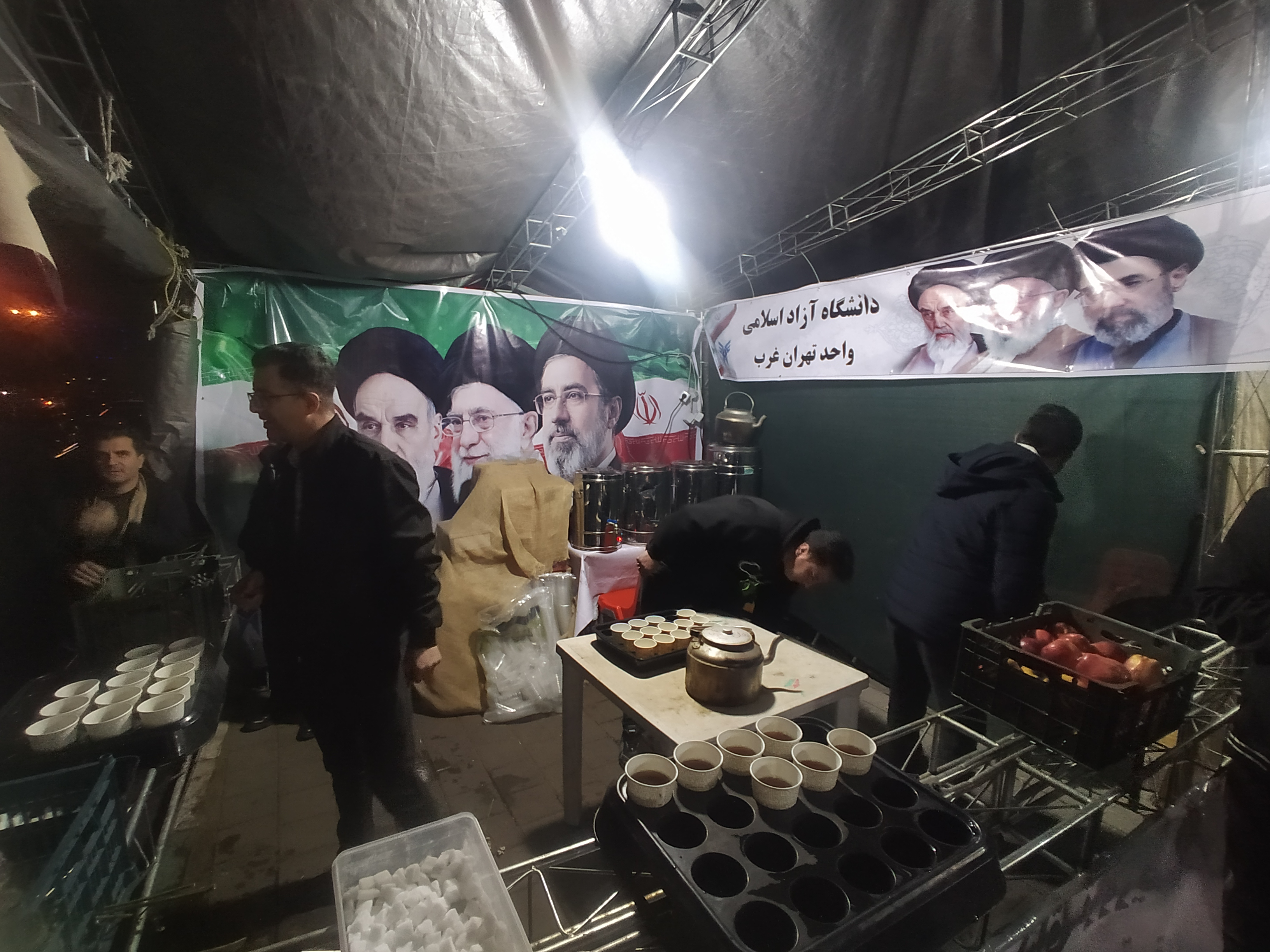 حضور پرشور دانشگاهیان و مردم در میعادگاه شبانه واحد تهران غرب