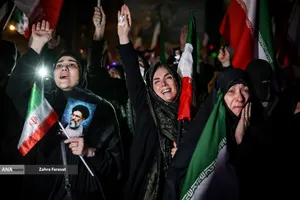 مراسم عزاداری در سوگ رهبر شهید انقلاب - میدان ولیعصر (عج)