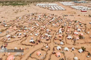 عکس هوایی از اسکان موقت آواره&zwnj;گان ناشی از خشکسالی شهر &laquo;دولو&raquo; در مرز اتیوپی و سومالی