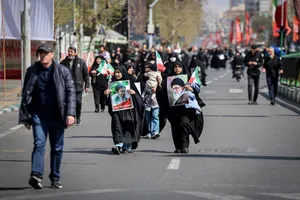 تشییع پیکر شهیدان لاریجانی، سلیمانی و شهدای ناو دنا
