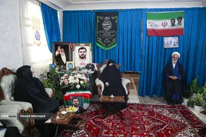 دیدار با خانواده شهید نخبه علی خدایاری