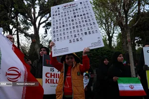 تشییع پیکر مطهر دریابان شهید &laquo;علیرضا تنگسیری&raquo; فرمانده دلاور خلیج فارس و جمعی از شهدای والامقام