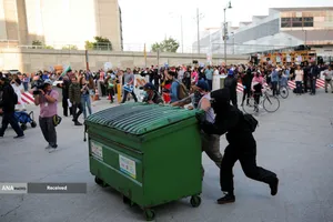 درگیری پلیس ضد شورش و معترضان در لس&zwnj;آنجلس آمریکا