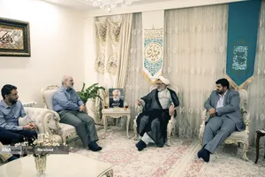 دیدار حجت الاسلام و المسلمین عبدالحسین خسروپناه دبیر شورای عالی انقلاب فرهنگی با خانواده شهید دکتر محمد مهدی طهرانچی