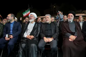 اجتماع خانواده دانشگاه آزاد اسلامی در تجدید بیعت با رهبر انقلاب