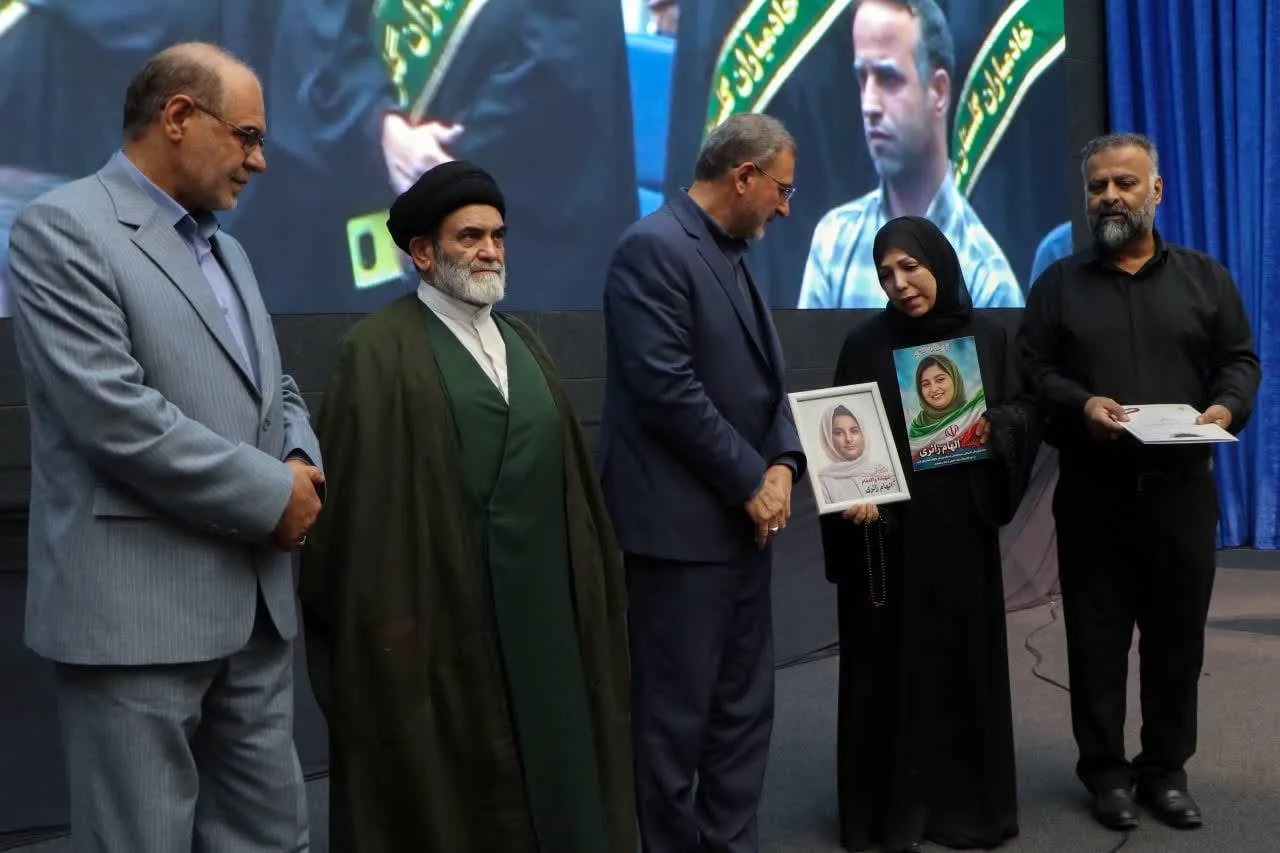 پایان دهمین کنگره ملی شعر ایثار با معرفی برگزیدگان