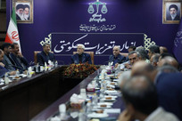 عارف: با گران&zwnj;فروشی و احتکار باید برخورد جدی شود