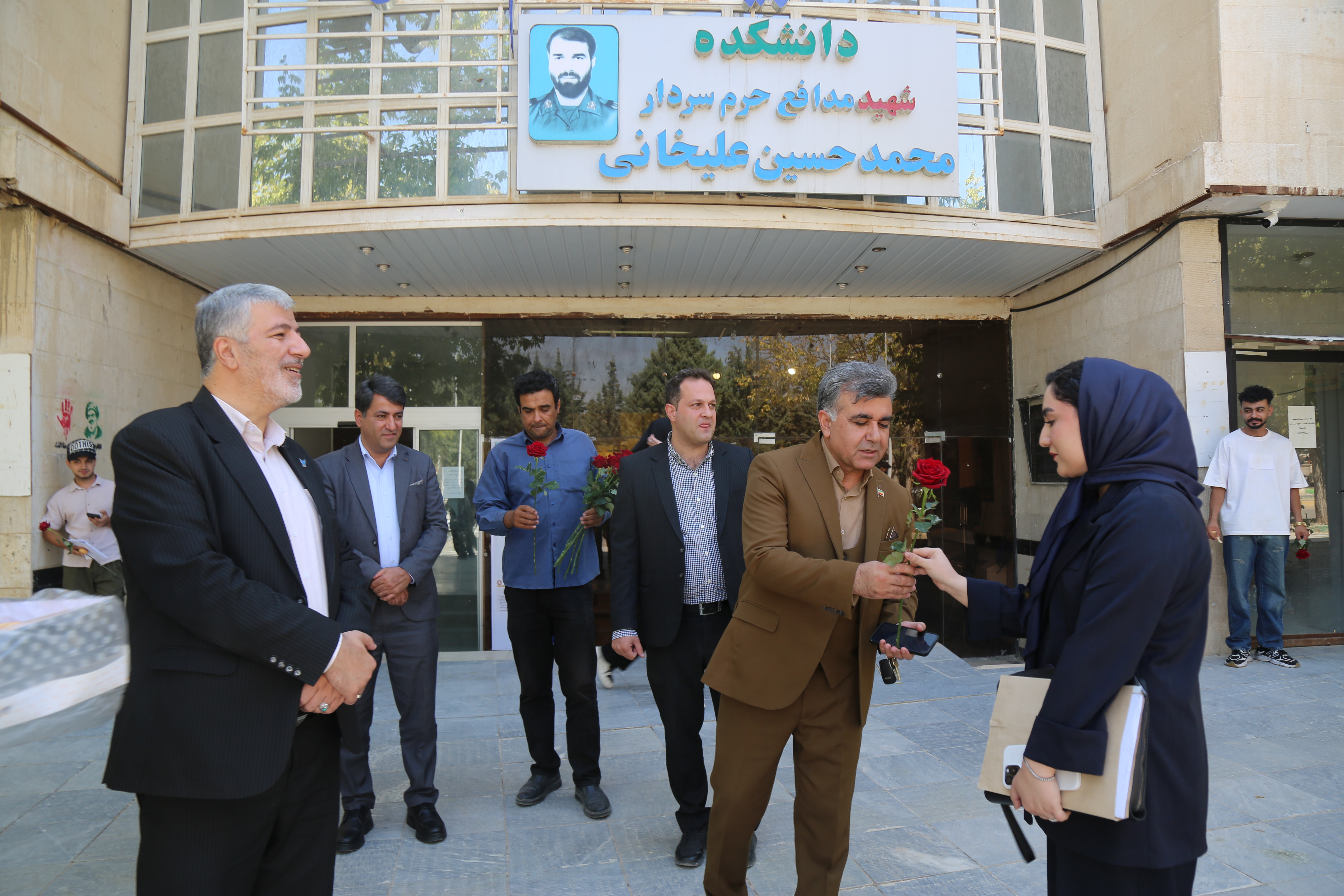 تجلی امیدآفرینی و نشاط دانشگاهی با استقبال از دانشجویان دانشگاه آزاد کرمانشاه
