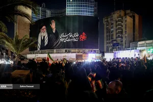 مراسم عزاداری در سوگ رهبر شهید انقلاب - میدان ولیعصر (عج)