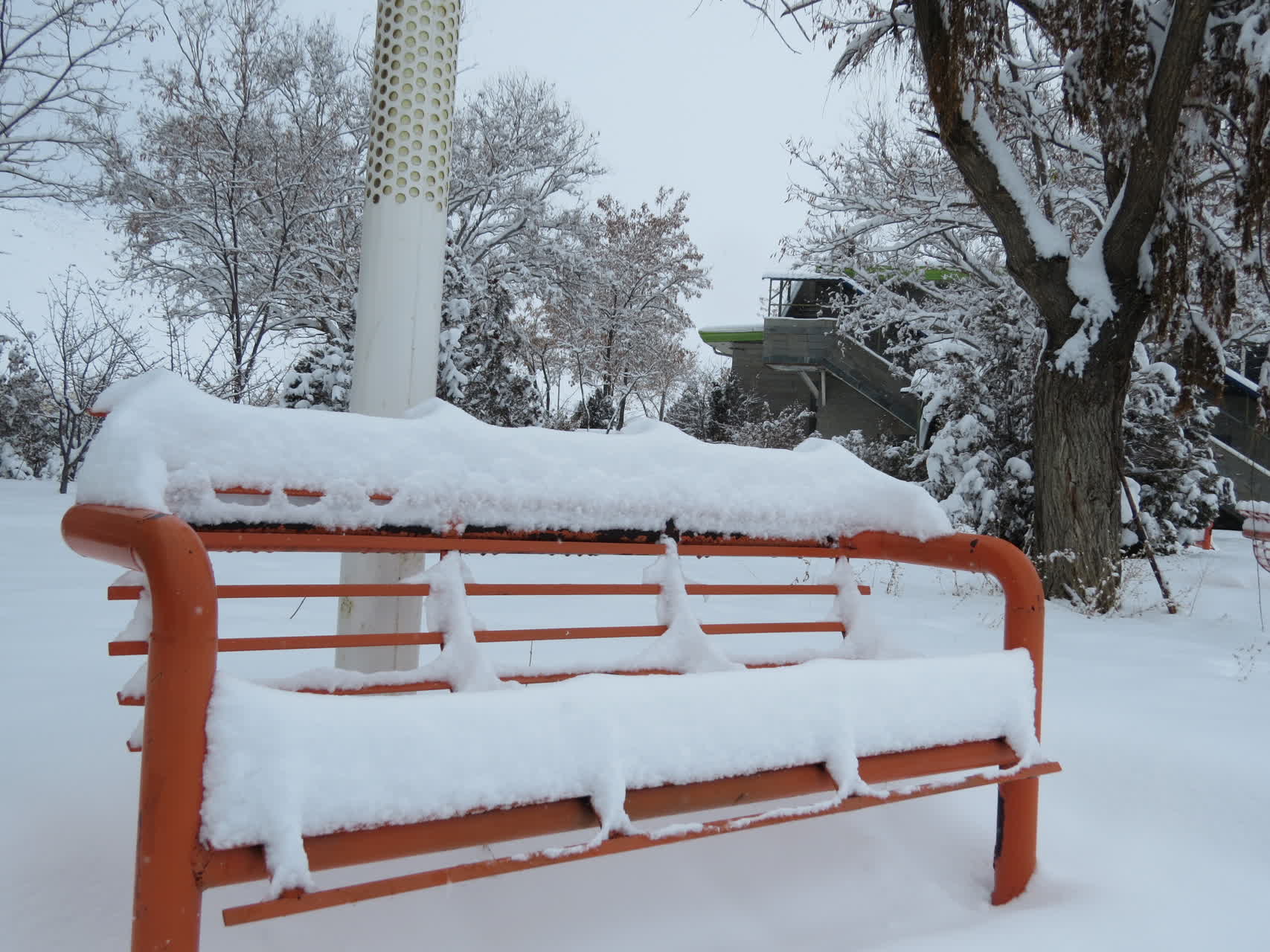 بارش برف زمستانی در واحد بین الملل ماکو؛ کوه آرارات در پوشش سپید