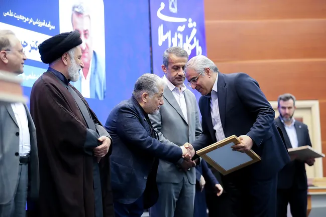 تربیت در کنار تعلیم؛ ضرورت تقویت جهت‌گیری الهی و فرهنگی در آموزش تخصصی دانشگاه‌ها