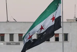 در روزهای اخیر، منطقه جنوب سوریه بار دیگر صحنه یکی از شدیدترین درگیری&zwnj;ها بود، رژیم اشغالگر صهیونیستی نیز با ادعای &laquo;حمایت از اقلیت دروزی&raquo; بیش از 160 حمله هوایی تنها طی 24 ساعت به سوریه انجام داد. رژیم صهیونیستی در این حملات  مواضع حساسی همچون ستادکل ارتش، اطراف کاخ ریاست&zwnj;جمهوری، وزارت دفاع و کاروان&zwnj;های نظامی را در دمشق، سویدا و درعا هدف قرار داد.