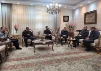 دیدار معاون فرهنگی و آموزشی بنیاد شهید با خانواده‌های شهدای جنگ رمضان