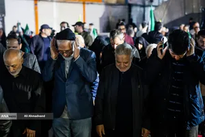 اقامه نماز استغاثه به امام زمان زمان(عج) - میدان ولیعصر (عج)
