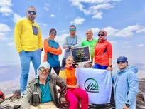 صعود کوهنوردان دانشگاه آزاد بندرعباس به قله هزار