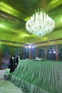 حضور رهبر انقلاب در حرم حضرت امام خمینی(ره)