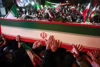 وداع با پیکر مادر شهیدان افراسیابی در چهارراه نبرد