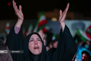 اجتماع بیعت مردم با رهبر سوم انقلاب اسلامی
