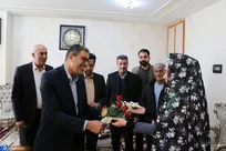 دیدار دانشگاهیان دانشگاه آزاد شهرکرد با خانواده شهید