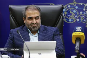 دکتر &laquo;سیدمحمود هاشمی&raquo; معاون علوم انسانی و هنر دانشگاه آزاد اسلامی
