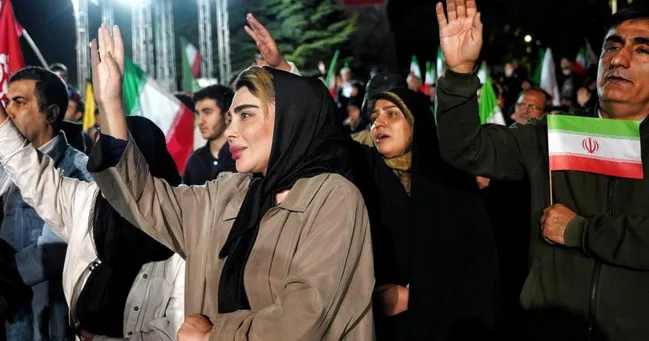 زنان در جنگ تحمیلی سوم فقط تماشاگر نبودند؛ میدان‌دار دفاع و تبیین شدند/ ضرورت بازنمایی حضور بانوان در رسانه‌ها