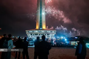 نورافشانی شب ۲۲ بهمن در تهران