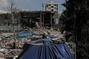 حمله هوایی آمریکایی و صهیونی به داﻧﺸﮕﺎه علم و صنعت ایران