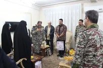 دیدار فرمانده قرارگاه پدافند هوایی با خانواده شهدای جنگ ۱۲ روزه