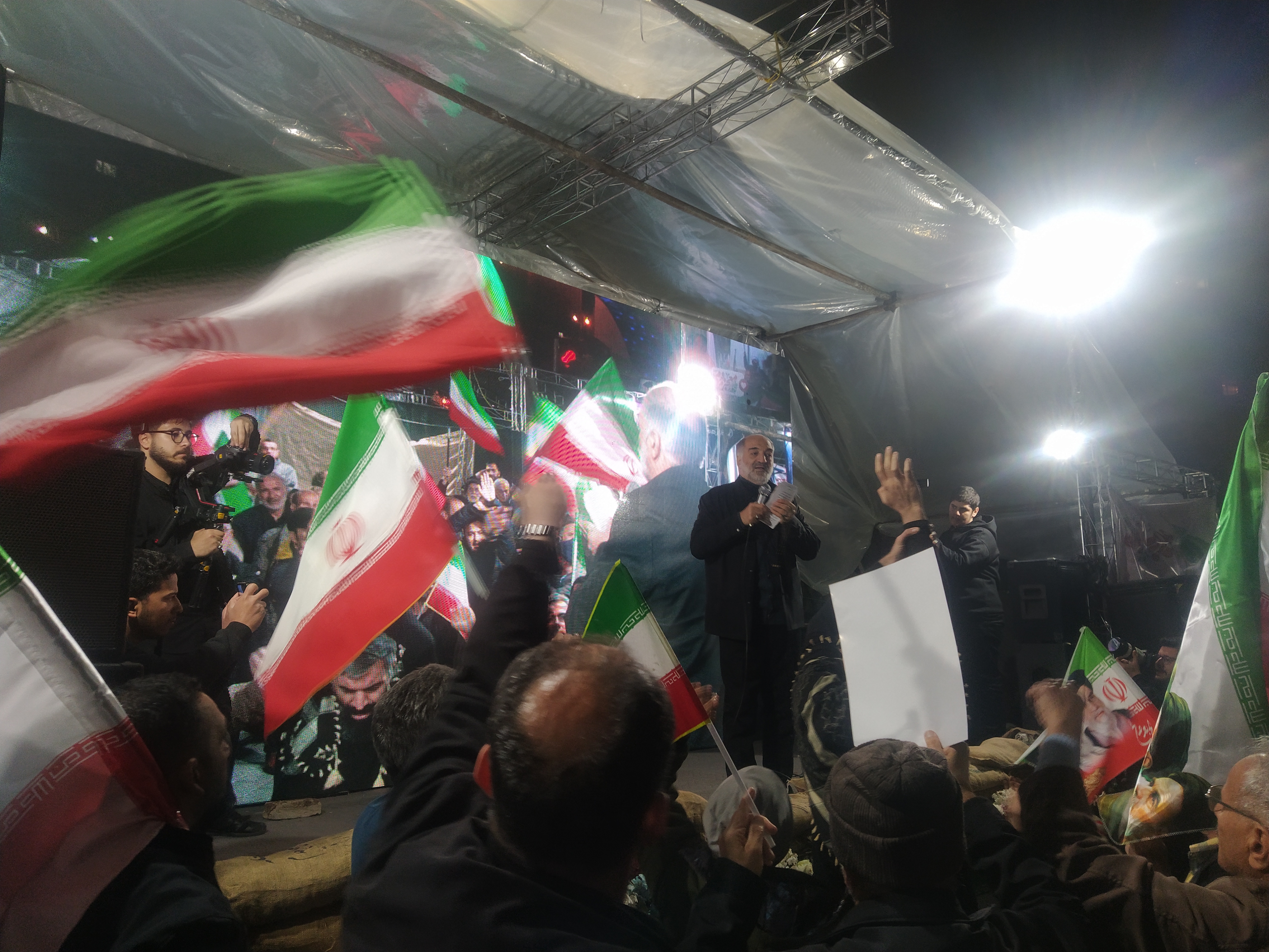 حضور پرشور دانشگاهیان و مردم در میعادگاه شبانه واحد تهران غرب