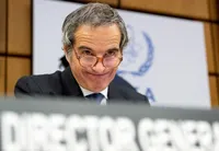 آقای مدیرکل ... این قبا به تن‌تان گشاد است