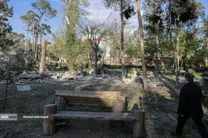 بازدید دکتر بیژن رنجبر رئیس دانشگاه آزاد اسلامی، پس از حمله هوایی آمریکا و رژیم صهیونیستی به سفارت سابق آمریکا(لانه جاسوسی) 