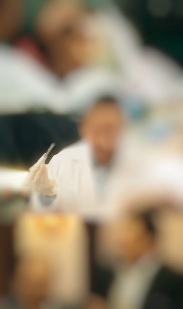 حضور سلبریتی‌ها در تبلیغات دندانپزشکی؛ زیبایی یا سلامت؟