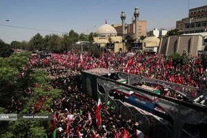 تشییع پیکر مطهر آقای شهید ایران و خانواده ایشان