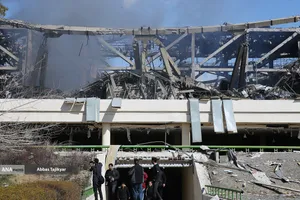 تجاوز هوایی آمریکا و صهیونیستی به ورزشگاه ۱۲هزار نفری آزادی 