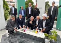 ادای احترام پزشکیان به شهدای گلستان