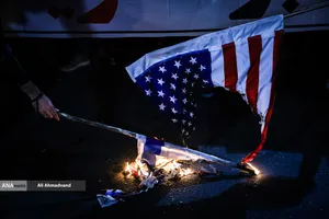 تجمع مردمی و دانشجویی مقابل سفارت انگلیس