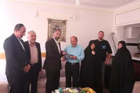 رئیس دانشگاه آزاد قزوین به دیدار آزاده و جانباز دوران دفاع مقدس رفت